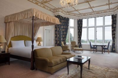 スーペリアスイート(キングベッド) ホールマーク ホテル ザ ウエルコム ストラットフォード アポン エイボンの写真