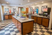 Hampton Inn & Suites Tilton - breakfast