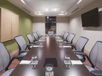 Home2 Suites by Hilton - Kansas City Downtown Hotels near Kaleidoscope