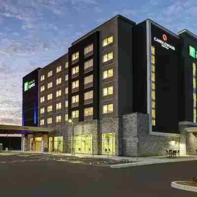 Holiday Inn Express Kingston West Hotel Exterior