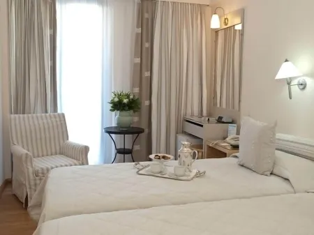 The Park Hotel Piraeus Отели рядом с достопримечательностью «Microlimano»