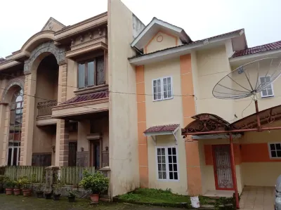 Villa Mutiara Asri by Dinda No 28K Hotels near Brastagi Highland