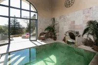 Château des Cinq Cantons - Pool