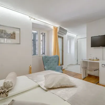 Guesthouse Imperator Hotels in de buurt van Old Split