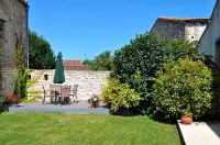 Hôtel du Donjon Hotels in Les Fosses