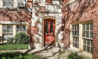 1-Bedroom Nice Apartment in Skokie