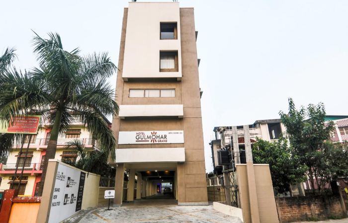 Hotel Gulmohar Grand