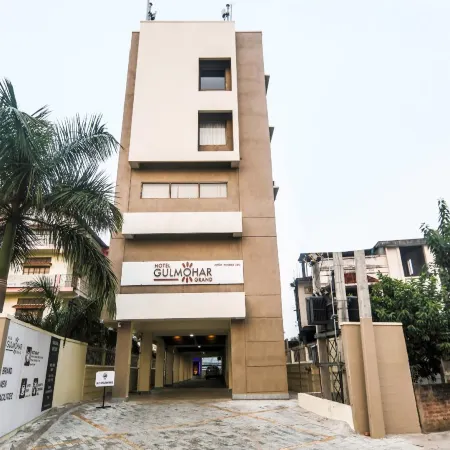 Hotel Gulmohar Grand