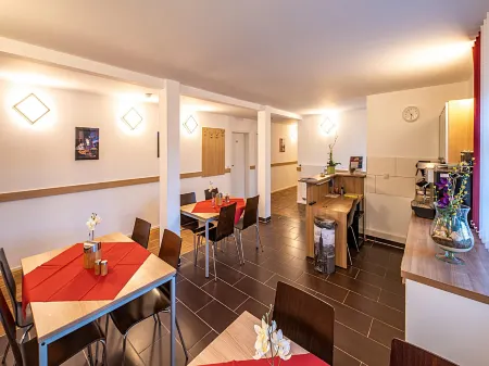 Pension Zum Bergmann Отели в г. Нойкирич