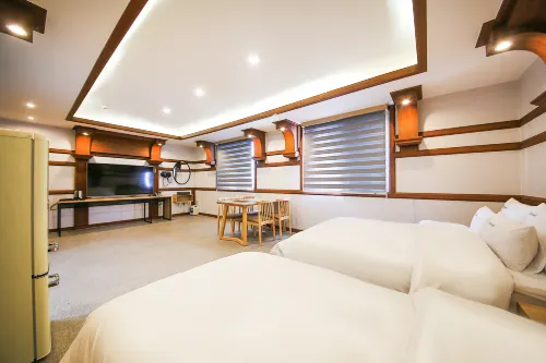 Mokpo Hotel Mei (Hotel May) - 3 ดาว