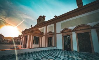 5. Villa de..