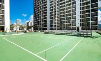 Artsy 32nd Floor Condo with Modern Furnishings & Gorgeous Ocean Views Condo