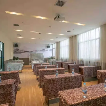 HanTing Hotel (Pingliang Nanmen Shizi)