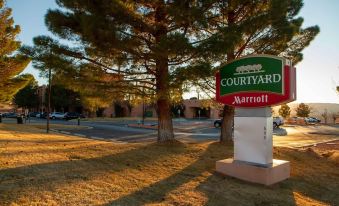 Courtyard Page at Lake Powell