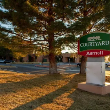 Courtyard Page at Lake Powell