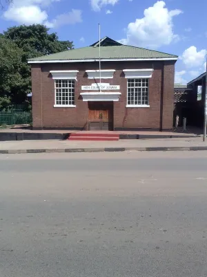 Sir Nick's Livingstone Lodge Hotel a 
