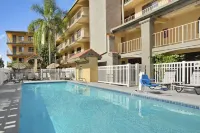 Days Inn by Wyndham Buena Park Anaheim - Pools