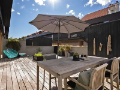 "Heigo" - 25m from the Sea