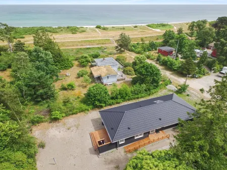 "Auke" - 100m from the Sea