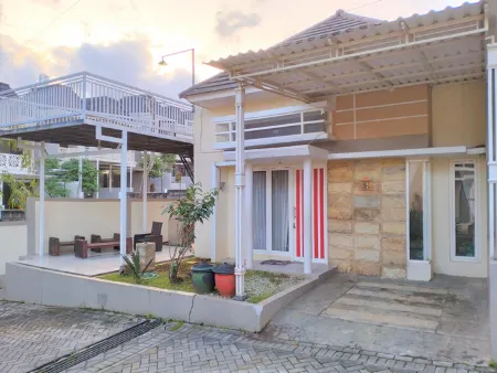 Villa Permata Garden Batu