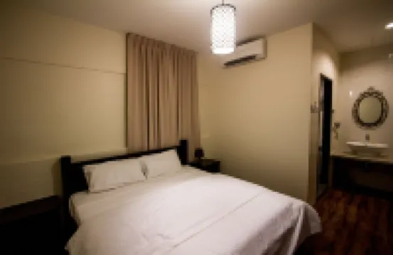 8 Boutique Hotel by the Beach