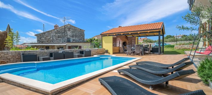 Ulika Hotels in Tar