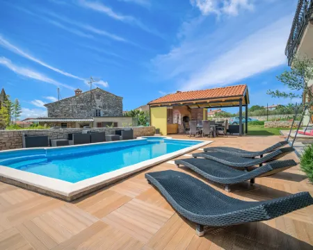 Ulika Hotels in Tar