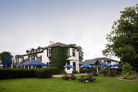 Premier Inn Cobham Отели в г. Кобем