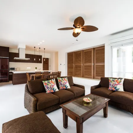 A Luxurious Detached House with a Pool Located IN