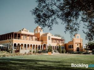 Hotel & Hacienda la Caravedo