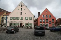 Hotel-Landgasthof Schuster Hotels in der Nähe von Benediktinerabtei Plankstetten
