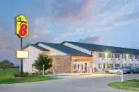Super 8 by Wyndham Mt Pleasant - Motels
