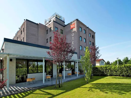 Hotel ibis Firenze Prato Est Hotel a Calenzano