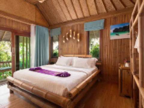 Phi Phi CoCo Beach Resort Hoteles en Isla Phi Phi