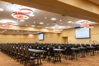 Gateway Hotel and Conference Center - Pet friendly