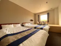 Hotel Paradise Hills Các khách sạn gần JR Shin-Yubari station