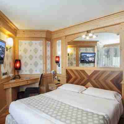 Cristal Palace Hotel Rooms