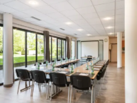 Residhome Paris-Evry Hotéis em Evry