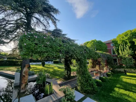 Villa Augusta Отели в г. Клансей