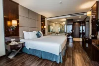 Central Luxury Hạ Long Hotel Các khách sạn gần Cửa Hàng Tạp Hóa Nguyễn Thị Nhị