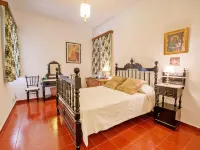 De la Cruz Hotels in 