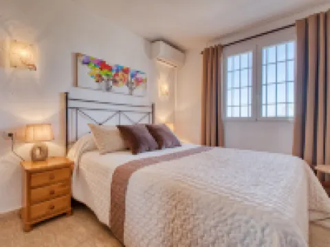 Isabel Hoteles en Pego