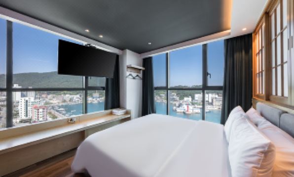 4. 더 클럽 호텔 ..