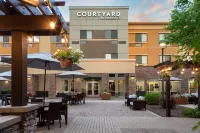Courtyard Mankato Hotels near T.J. Maxx
