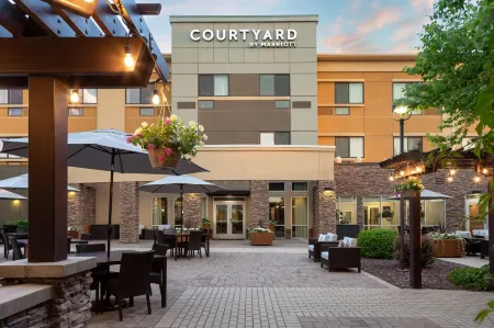 Courtyard Mankato