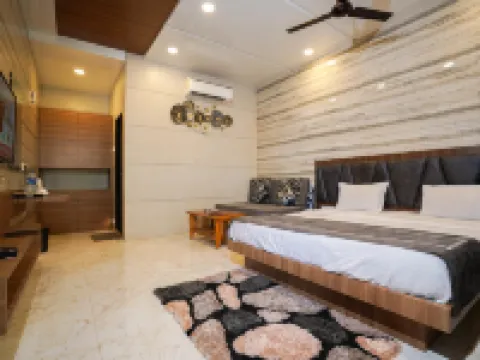 Hotel Kumar Plaza Hotels in Matheran