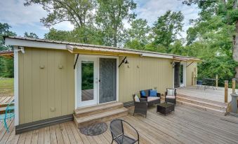 Buchanan Home w/ Deck, 4 Mi to Paris Landing!