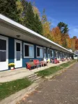 Carla's Inn Hotels near Pete's Petting Zoo