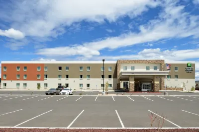 Holiday Inn Express & Suites WILLIAMS by IHG Hotel a 