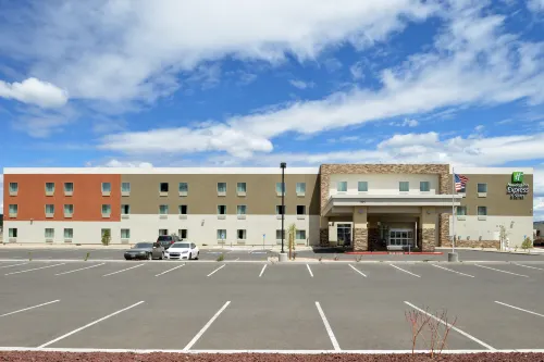 Holiday Inn Express & Suites Williams Hotels in Williams